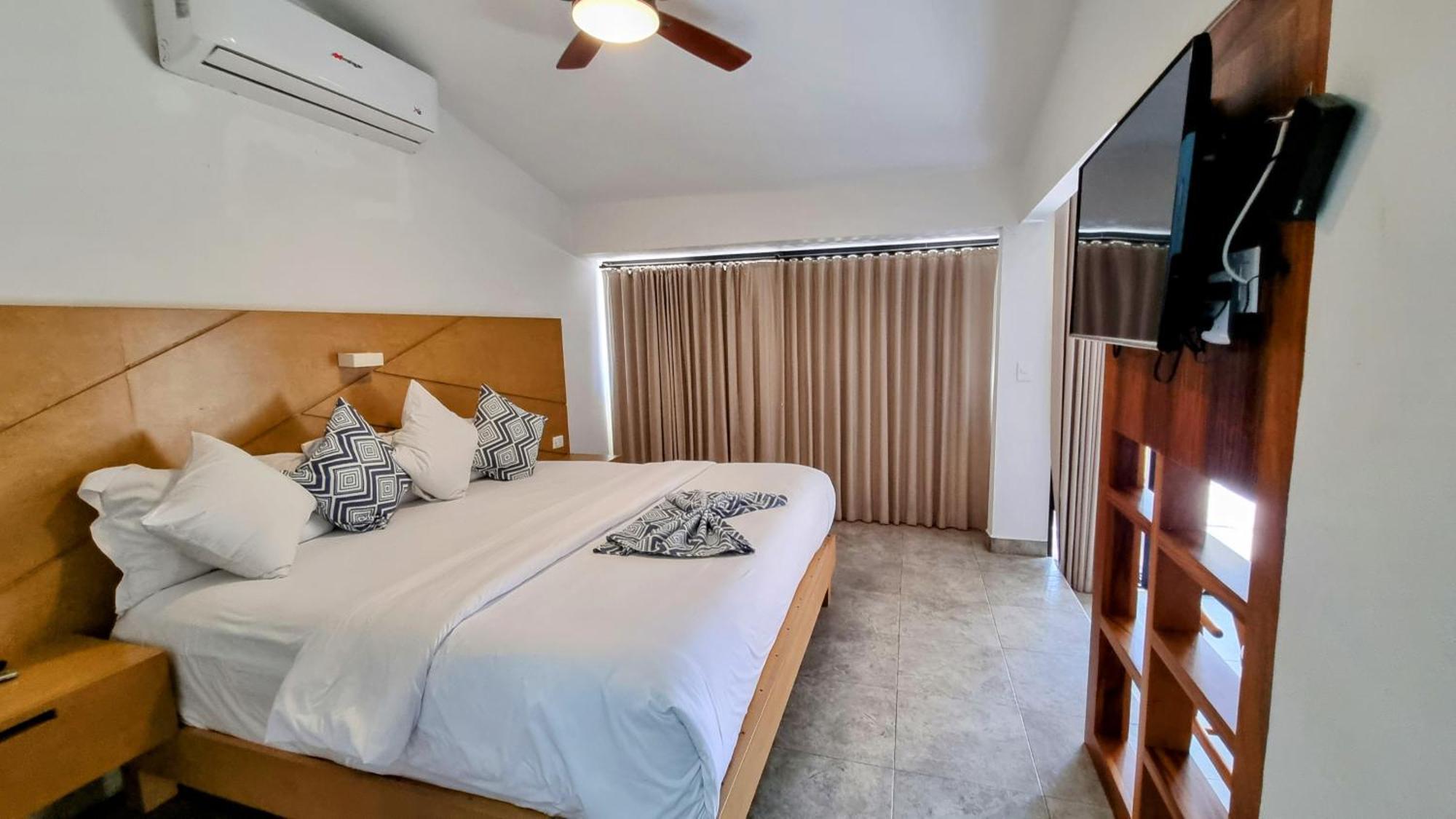 Buena Vista Oceanfront & Hot Springs Resort 부에나비스타 외부 사진